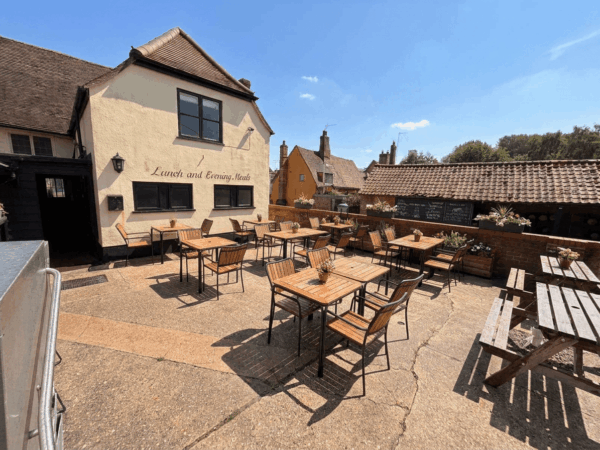 bell-inn-kersey-courtyard-garden bell-inn-kersey-courtyard-garden