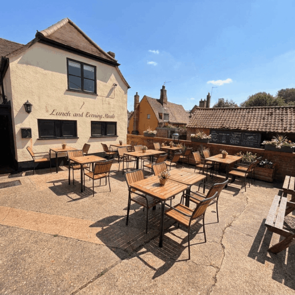 bell-inn-kersey-courtyard-garden bell-inn-kersey-courtyard-garden